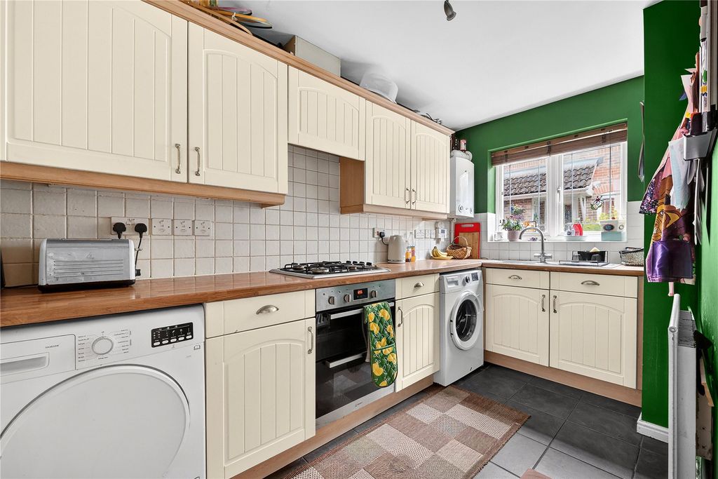 Property photo 2 of 18 Picture No. 16