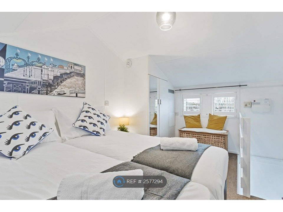 Property photo 3 of 17 Bedroom - 2 Single Or 1 Double Bed