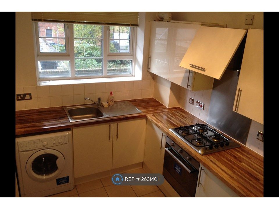 Property photo 1 of 9 Kitchen