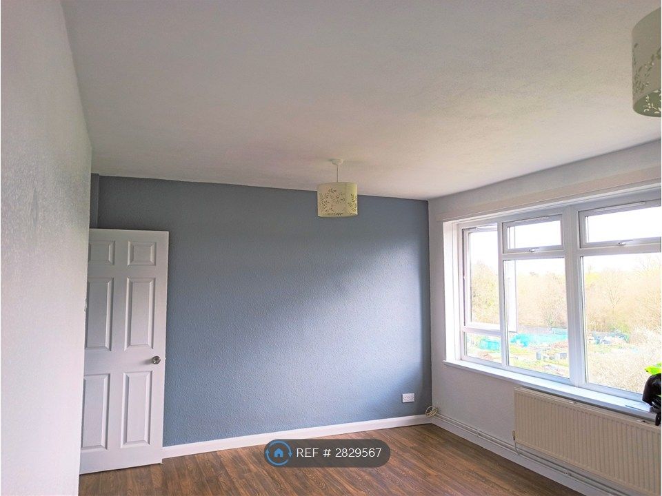 Property photo 2 of 14 Large Living Room