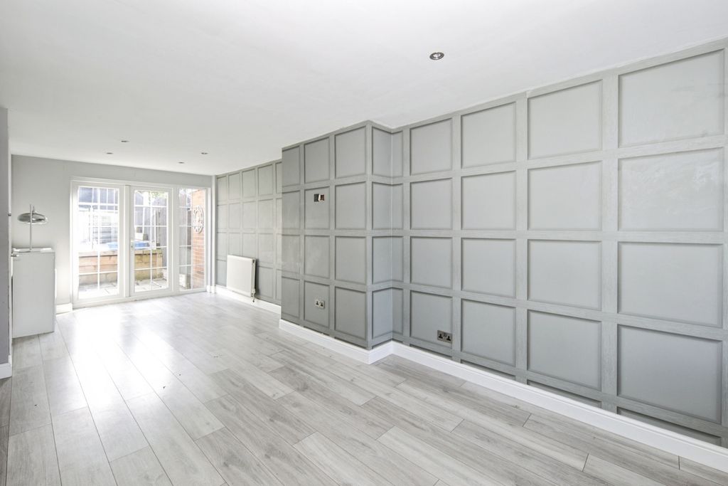 Property photo 2 of 20 Pbox-Img.Jpg