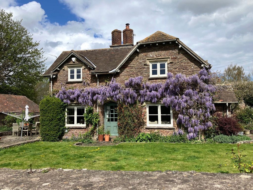 Property photo 1 of 28 Picture No. 03