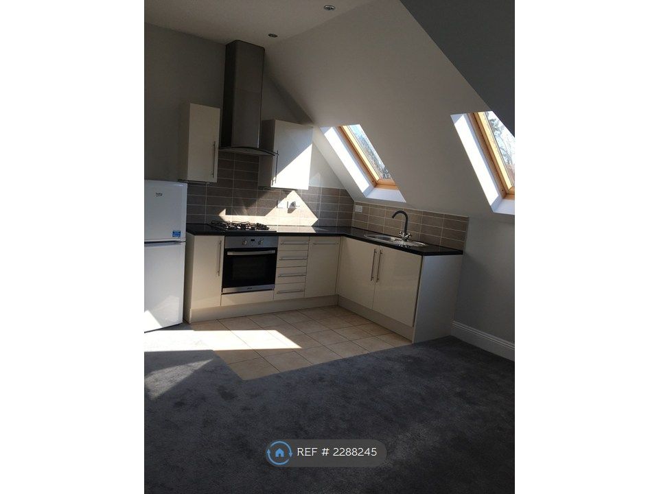 Property photo 2 of 14 Kitchen/ Lounge