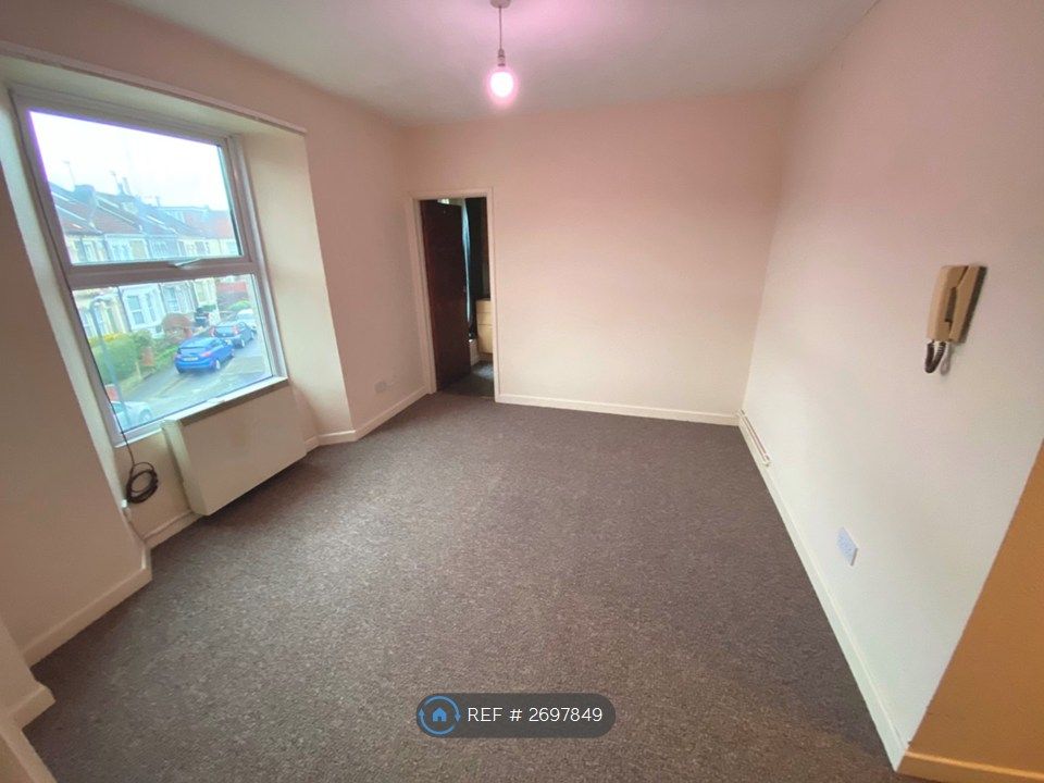 Property photo 3 of 6