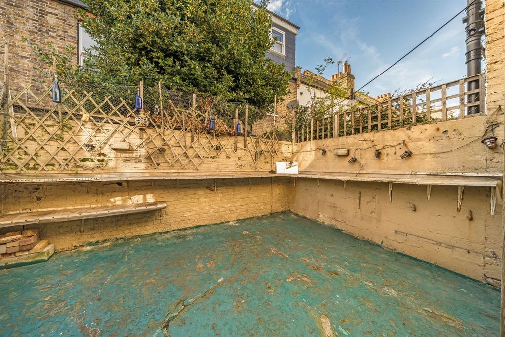 Property photo 3 of 8