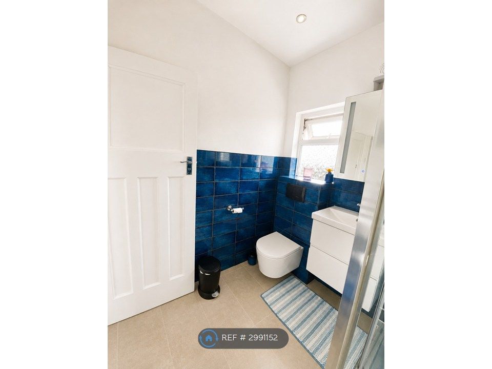 Property photo 2 of 33