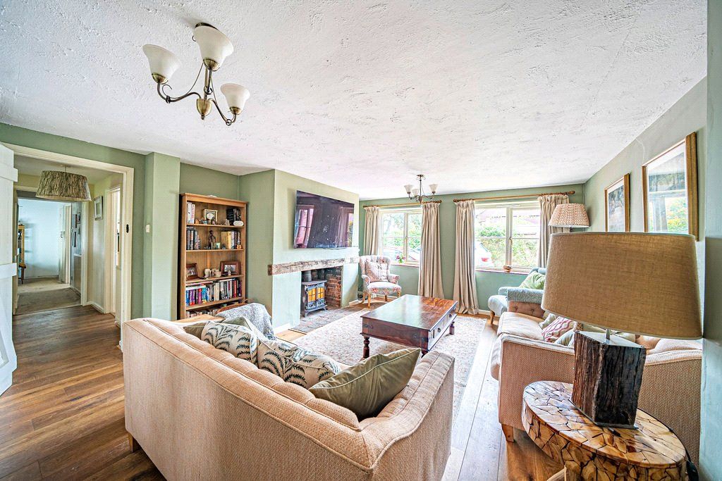 Property photo 3 of 17 Sitting Room