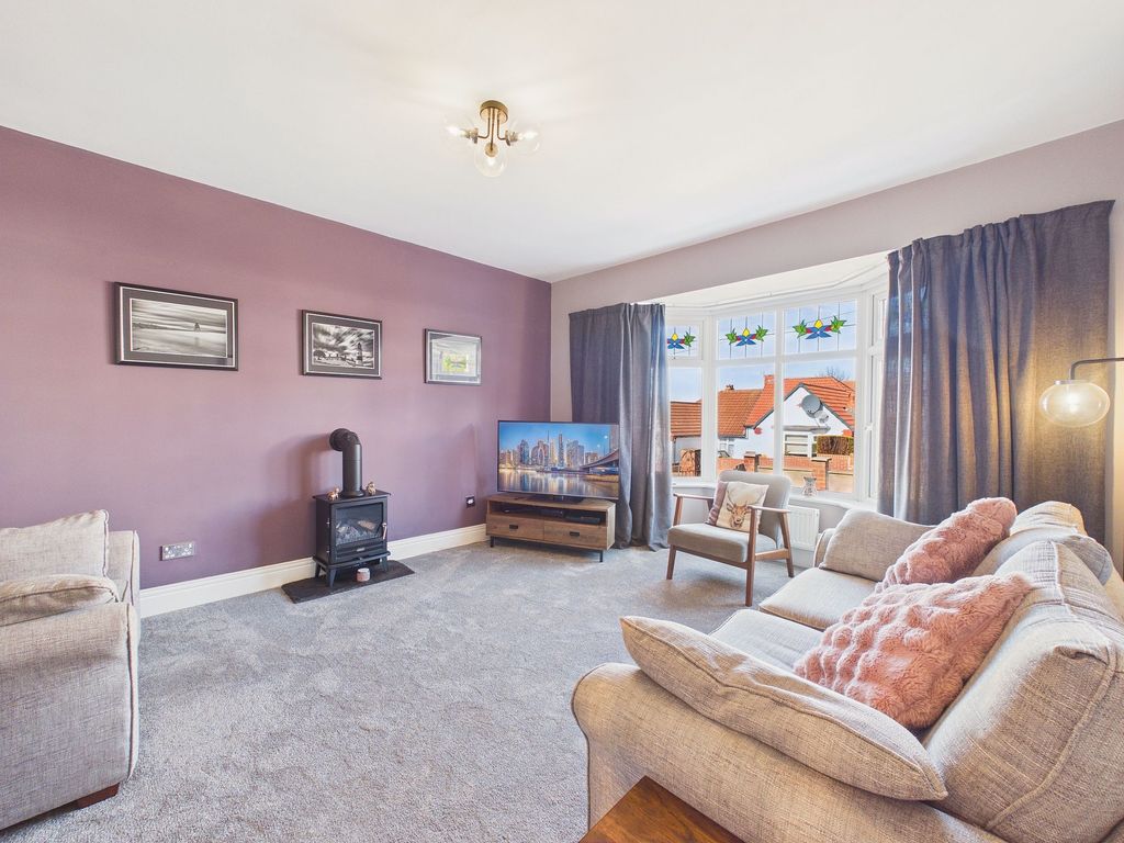 Property photo 2 of 15 Lounge