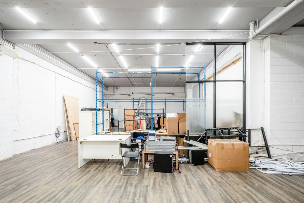 Property photo 3 of 18 Plumbers Row 18 U3 - Low Res 4.Jpg