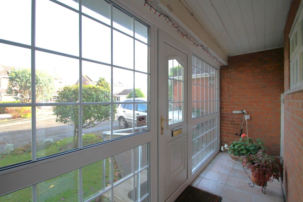 Property photo 3 of 28 Entrance Porch