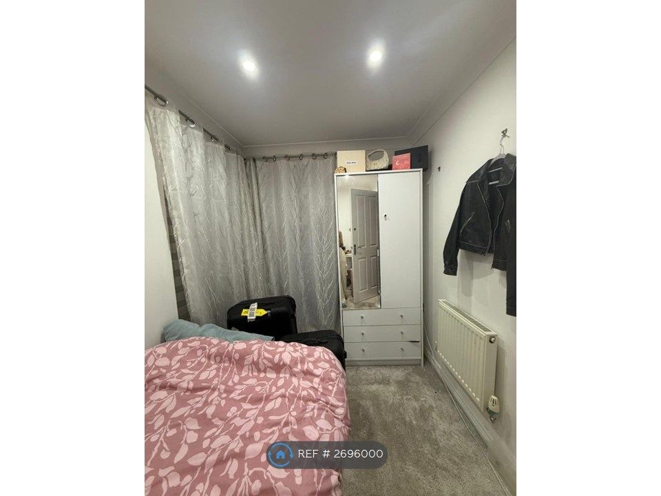 Property photo 1 of 4 Single Room