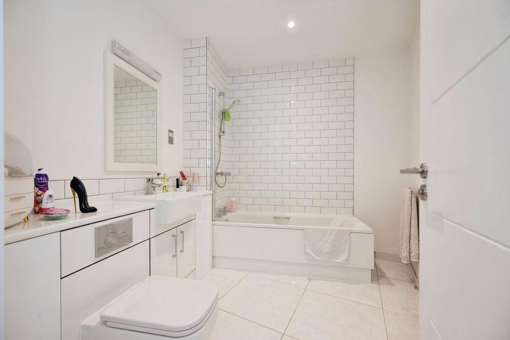 Property photo 2 of 18 Photo