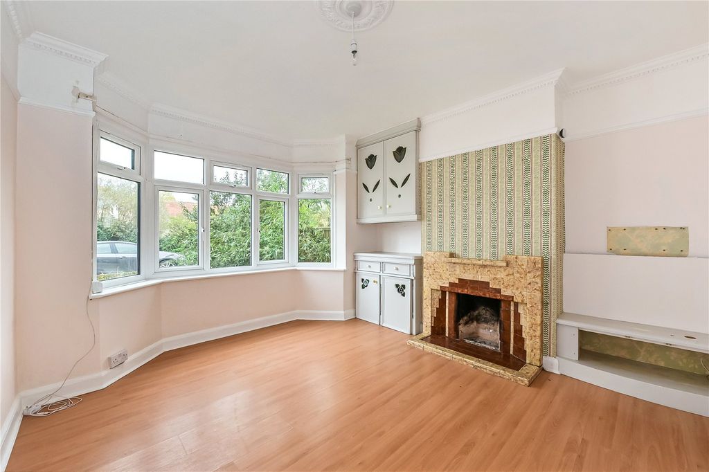 Property photo 2 of 12 Sitting Room