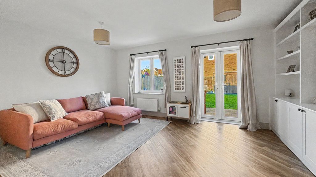 Property photo 2 of 20 4683934