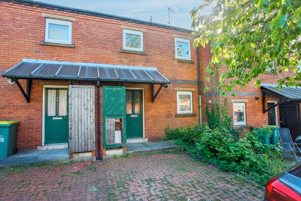 Property photo 1 of 16 8 Villiers Court, Plungington, Preston, Lancashire, Pr1 7Qq