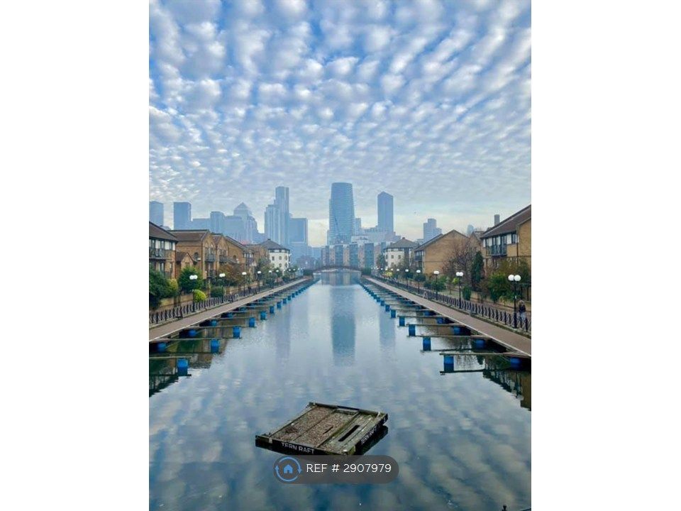 Property photo 1 of 14 Canary Wharf