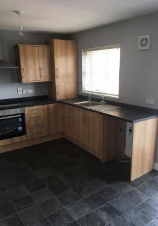 Property photo 3 of 9 Kitchen