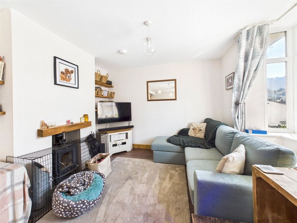 Property photo 2 of 15 Picture No. 11