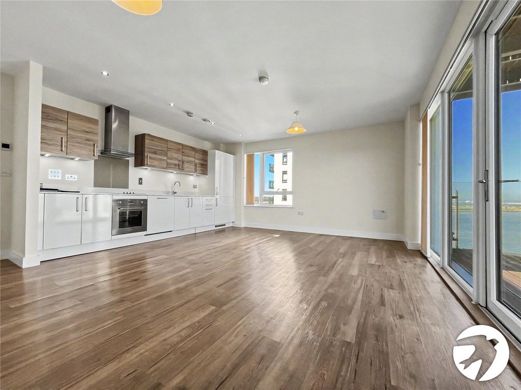 Property photo 2 of 19 Picture No. 06