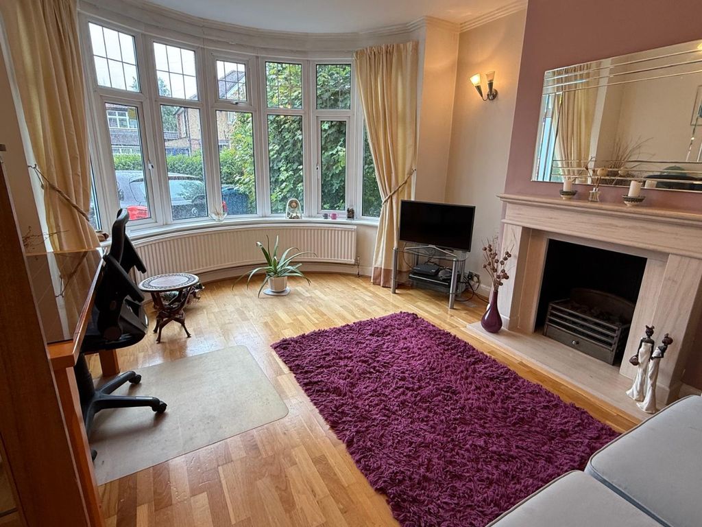 Property photo 3 of 17 4217203
