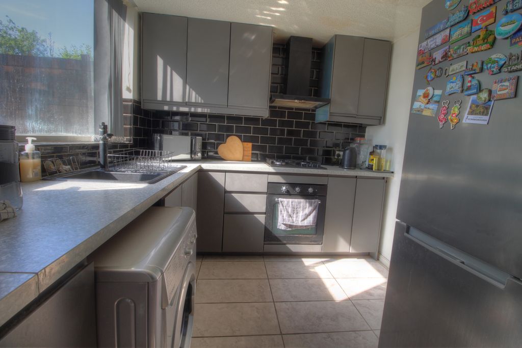 Property photo 2 of 13 Kitchen