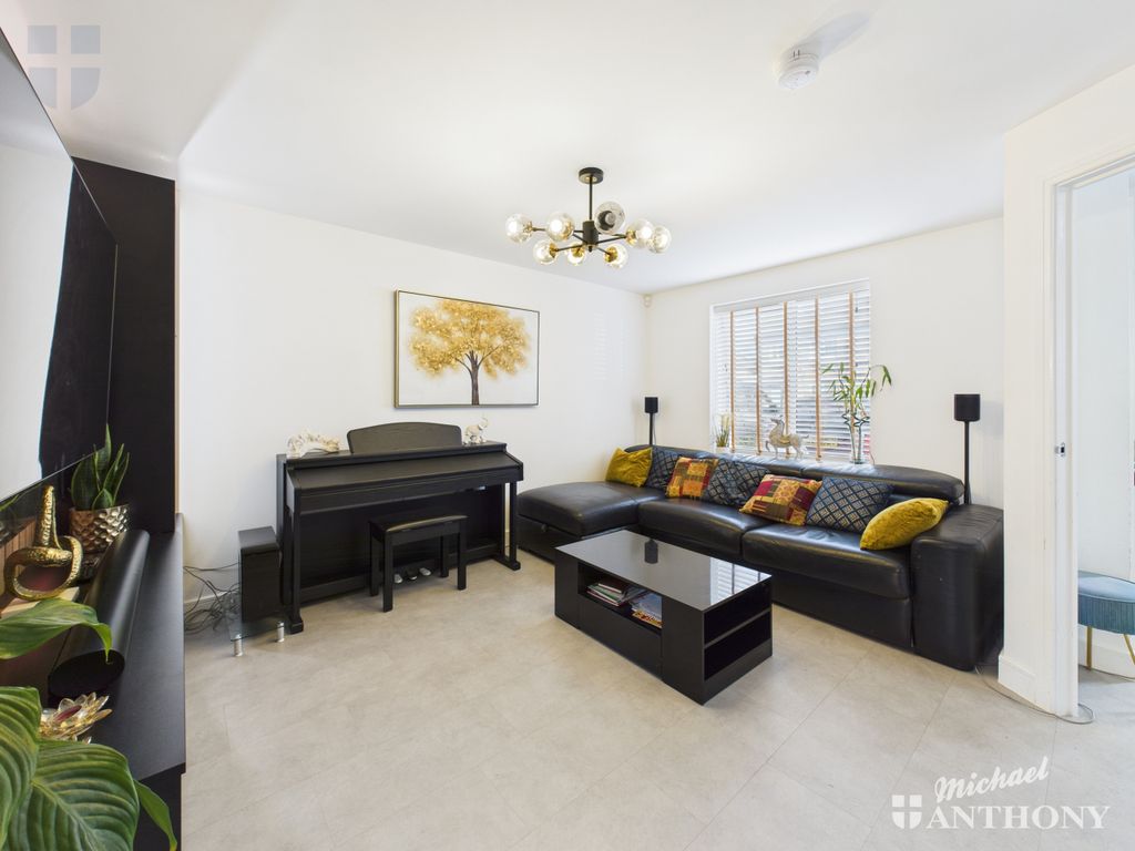 Property photo 3 of 15 Cam03852G0-Pr0529-Still008