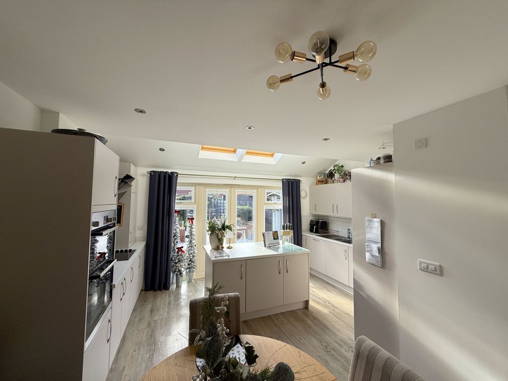 Property photo 2 of 28 Gallery