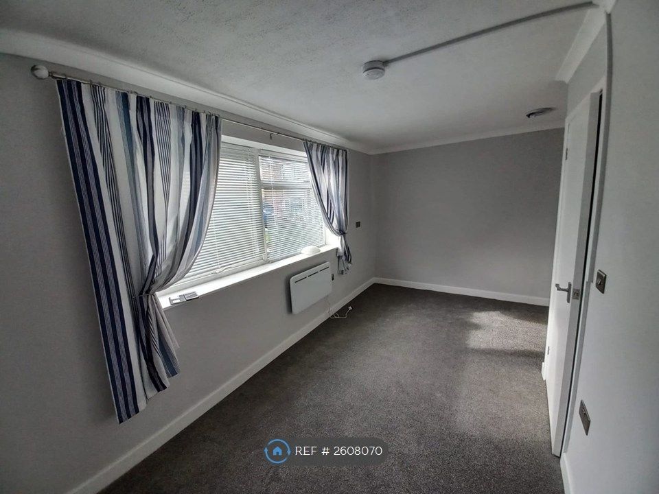 Property photo 3 of 9 Bedroom