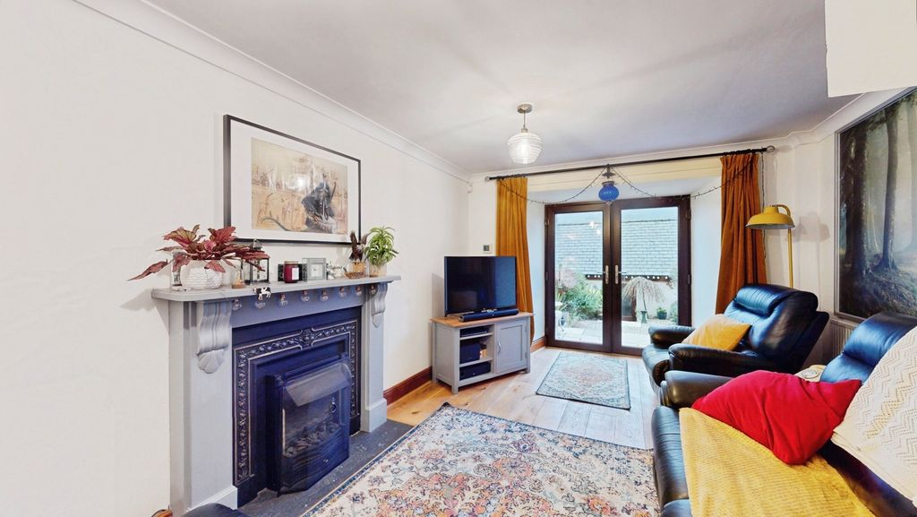 Property photo 2 of 15 Pbox-Img.Jpg