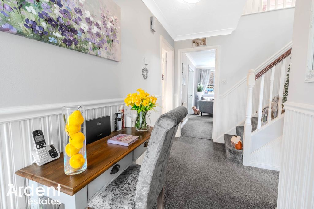 Property photo 3 of 27