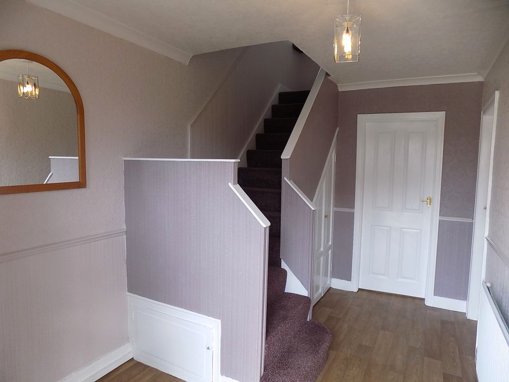 Property photo 2 of 18 Entrance Hallway 