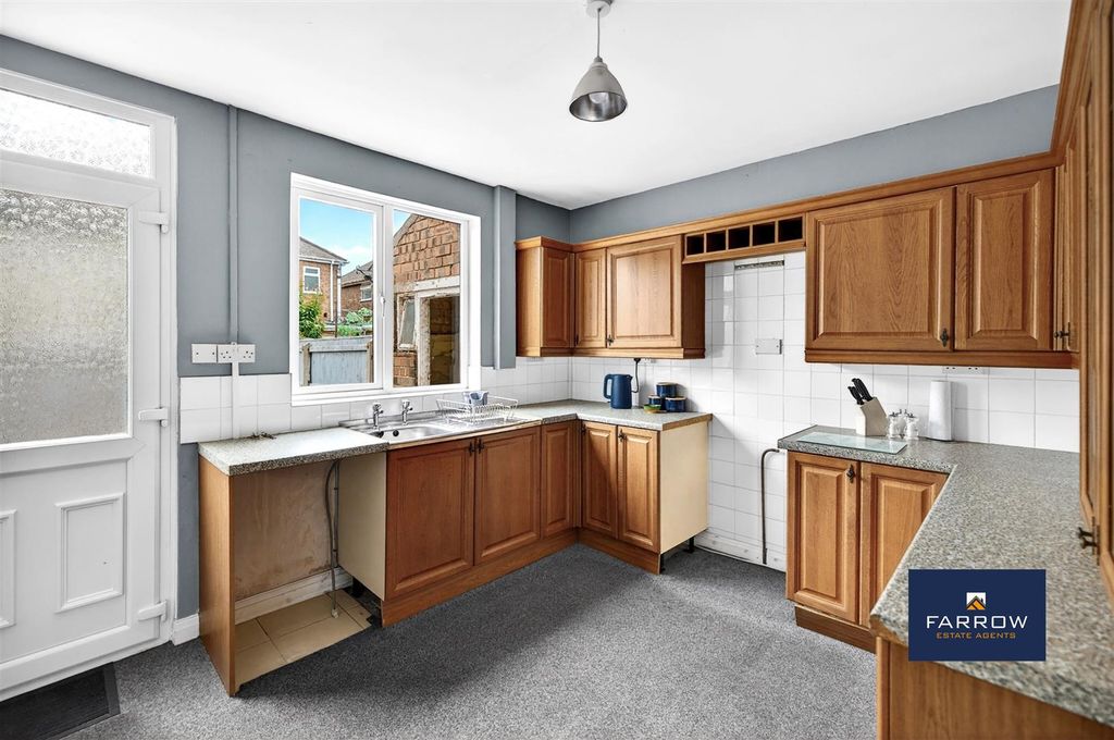 Property photo 3 of 22 Kitchen / Diner