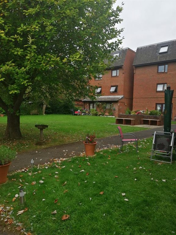 Property photo 2 of 3 External Garden.Jpg