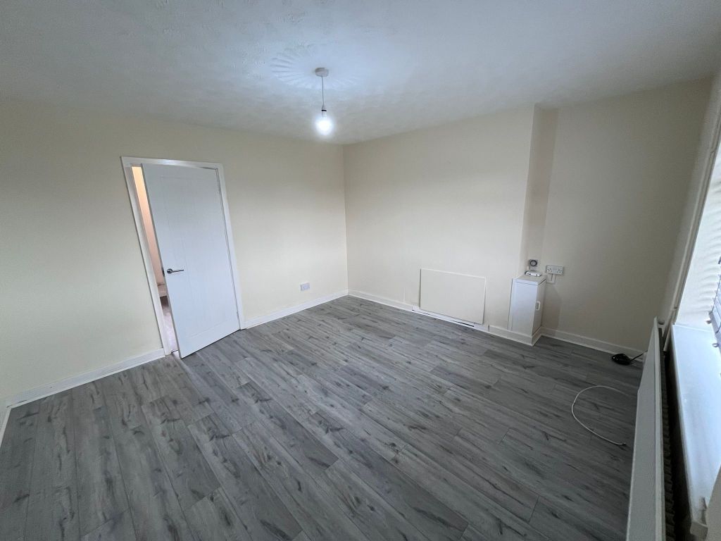 Property photo 3 of 12 Living Room