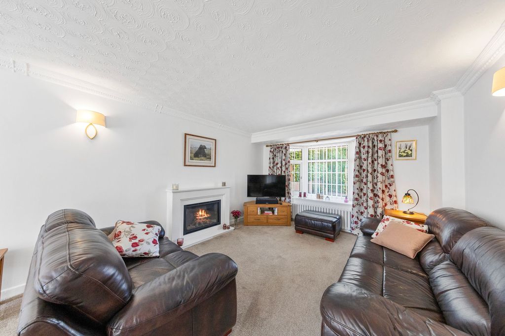 Property photo 3 of 23