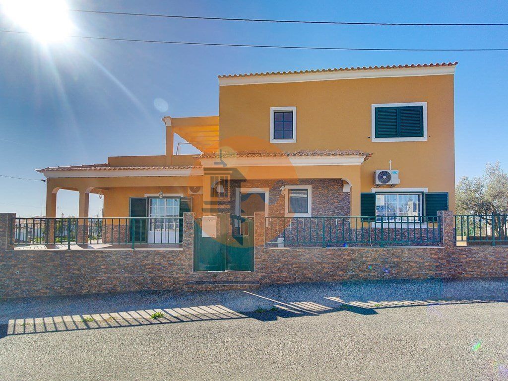 Property photo 1 of 52 T3 Villa With A Big Garden And Amazing Views! Near Martim Longo!