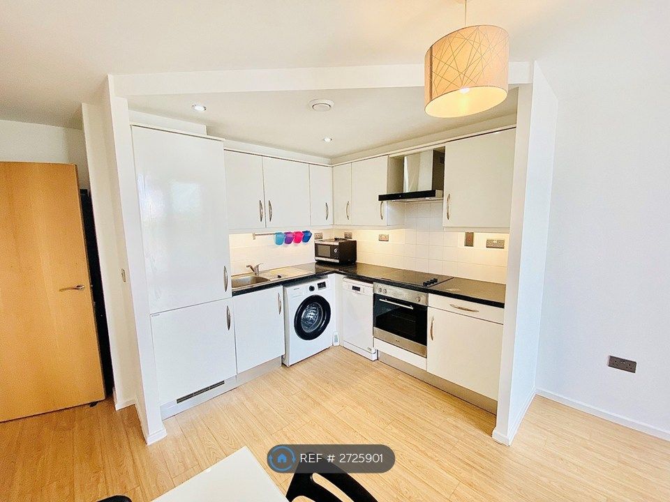 Property photo 3 of 16 Living Room