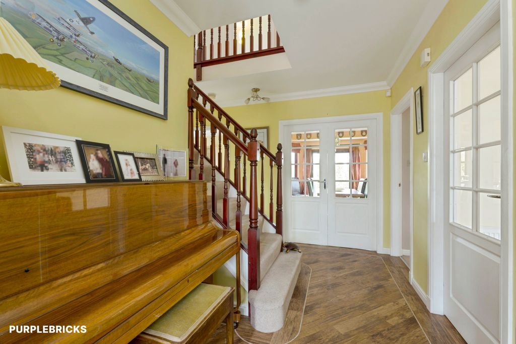 Property photo 2 of 24