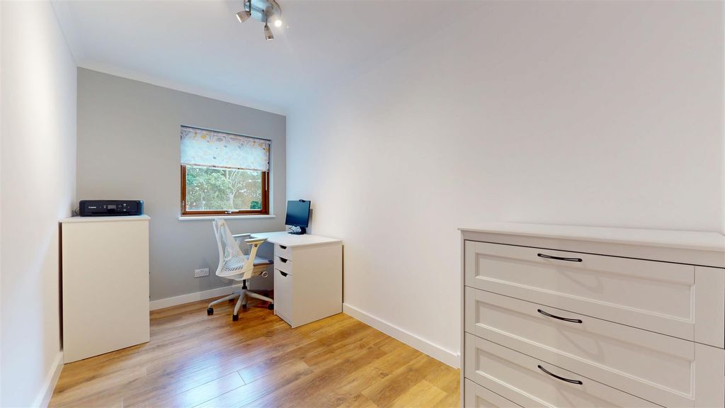 Additional image 23 of 4 bed flat for saleWoodward Place, Loughton Lodge, Milton Keynes MK8