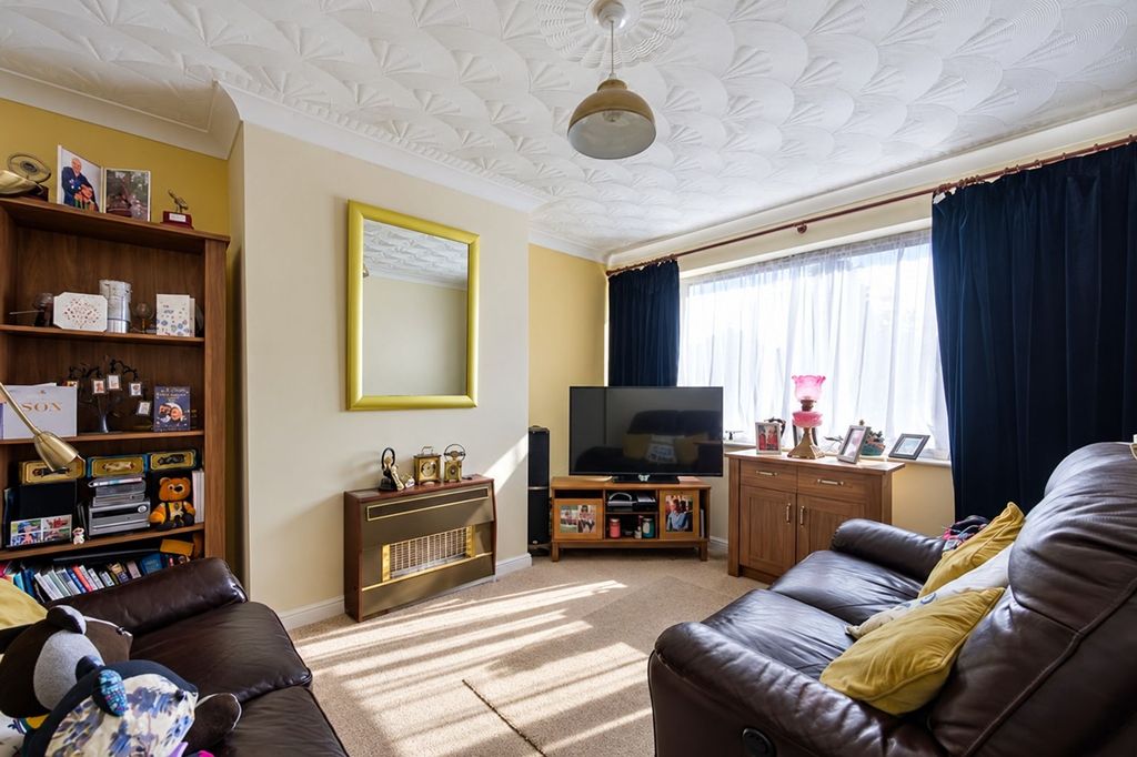 Property photo 2 of 18