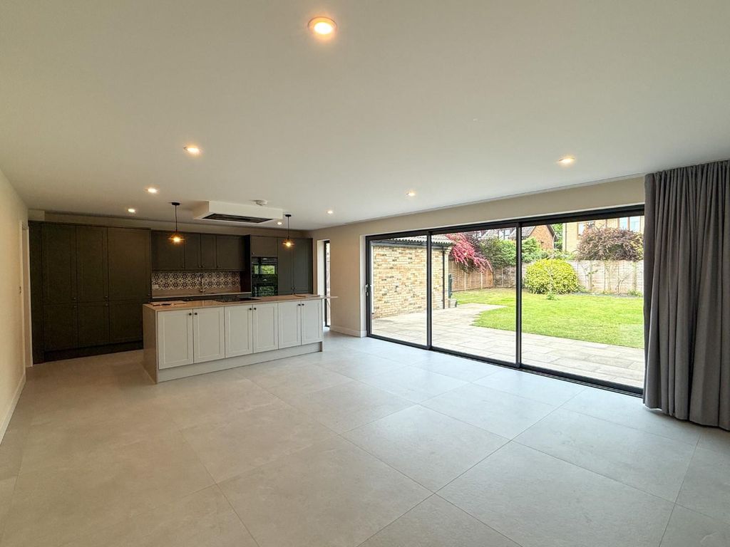 Property photo 3 of 30 Kitchen/Dining Room