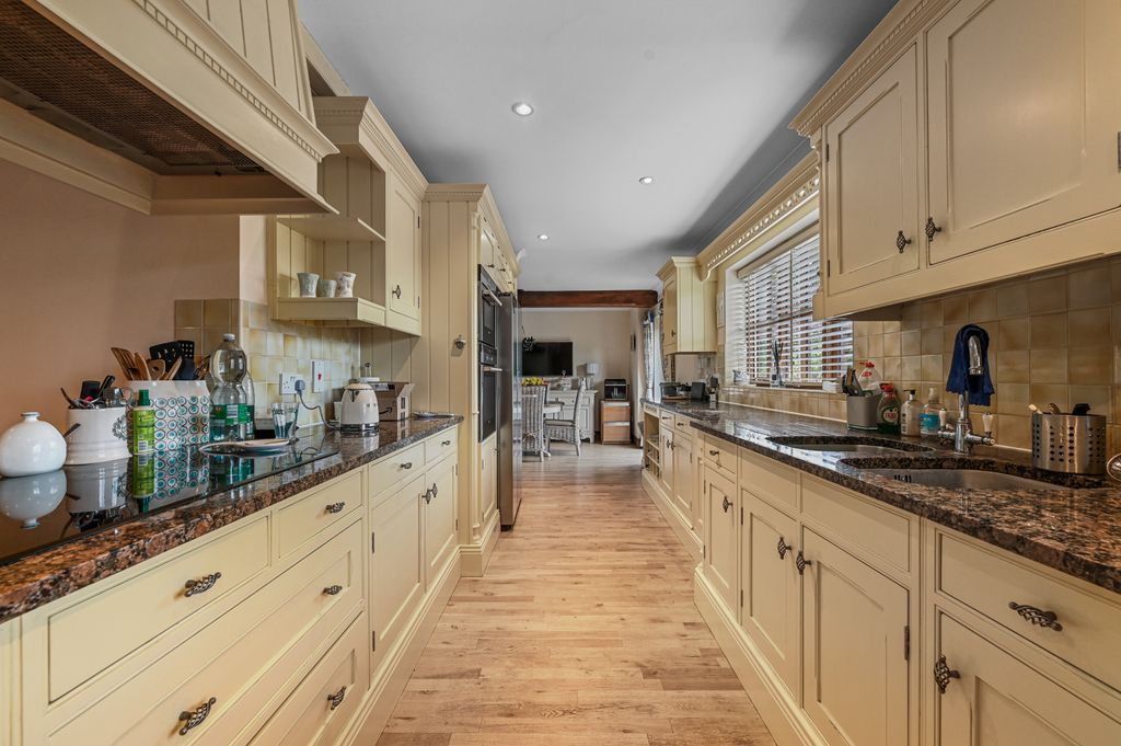 Property photo 3 of 73 Ol-Fc(Col)-Glenacres-49