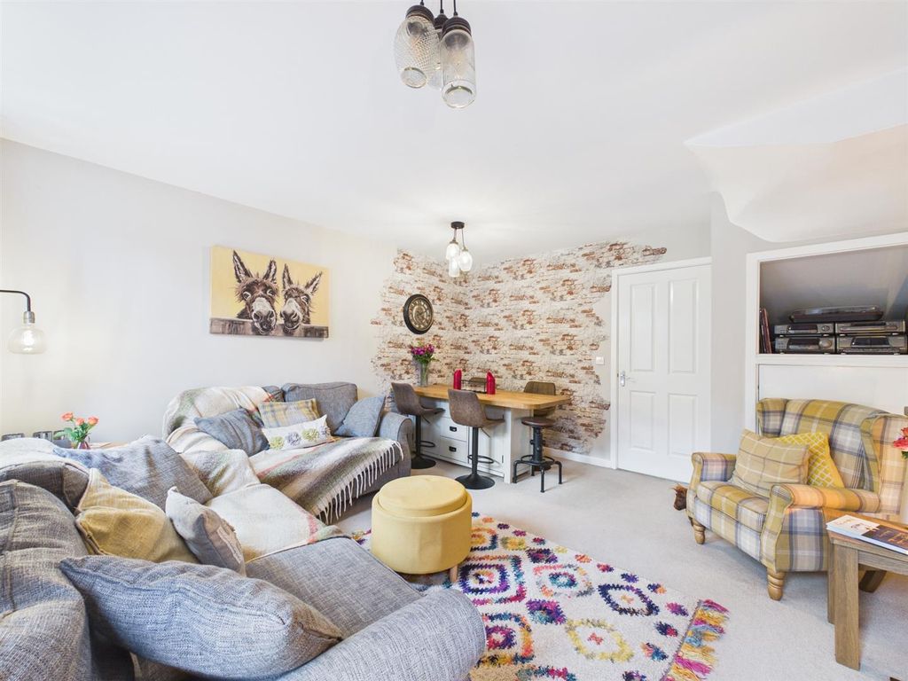 Property photo 3 of 12 Cam02435G0-Pr0218-Still003.Jpg