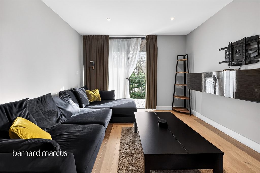 Property photo 2 of 24