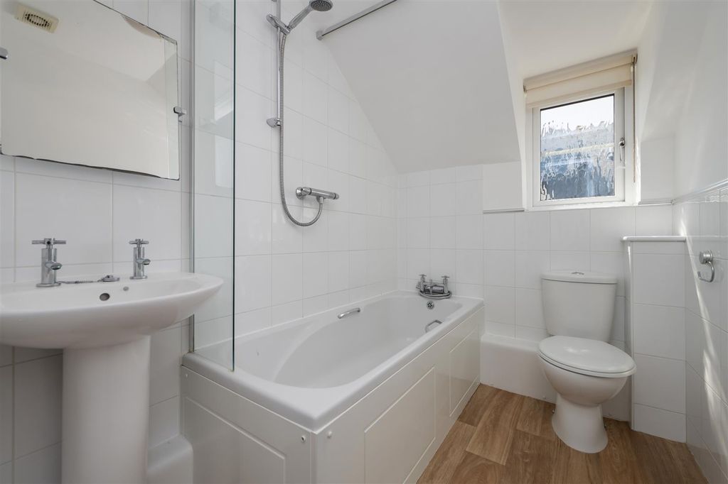 Property photo 2 of 11 Harwich Street, Whitstable