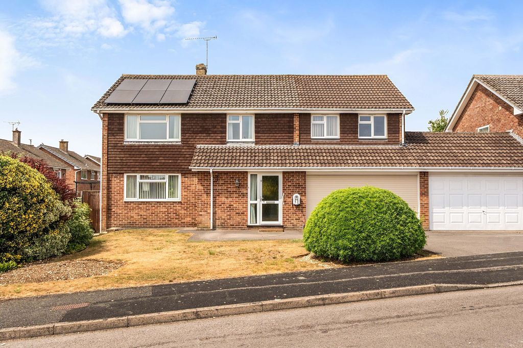 Property photo 1 of 25