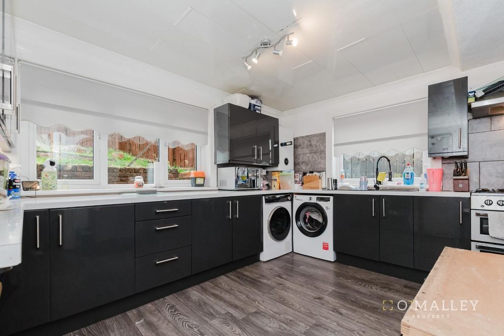 Property photo 2 of 13 Kitchen