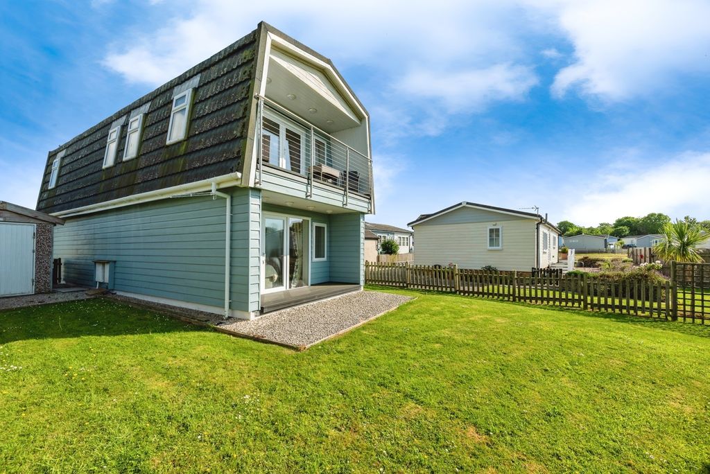Property photo 1 of 17 Photo