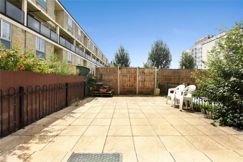 Property photo 3 of 8 Picture No. 18