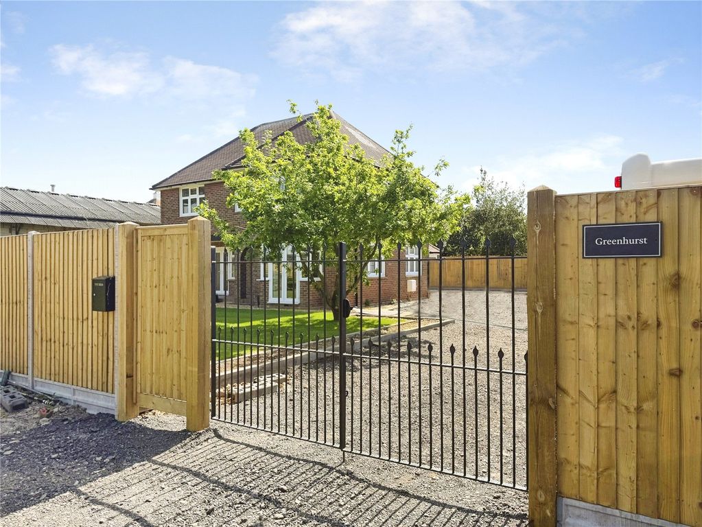 Property photo 2 of 18 Picture No. 38